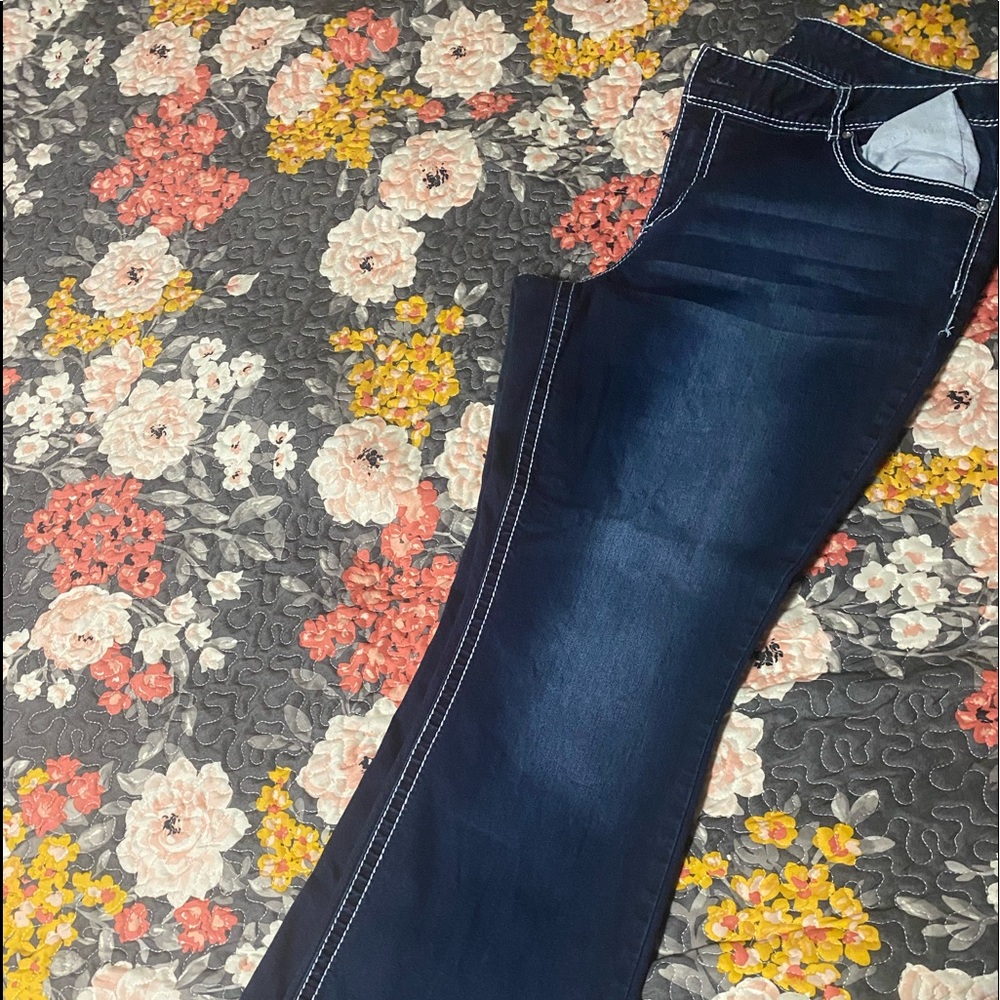 Maurices jeans